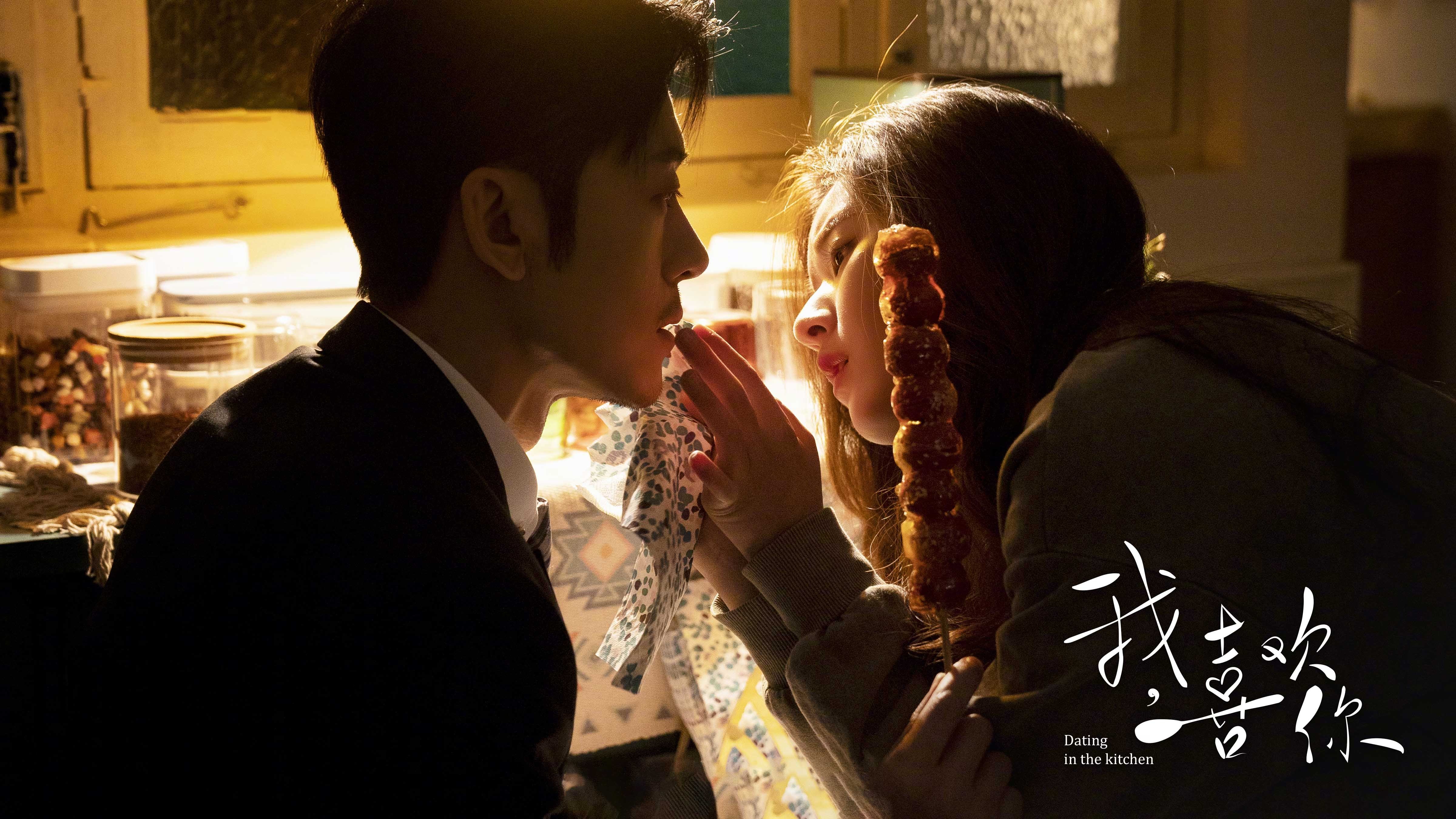 王楚钦比赛中三次擦边球打出胜势,王楚钦打球视频