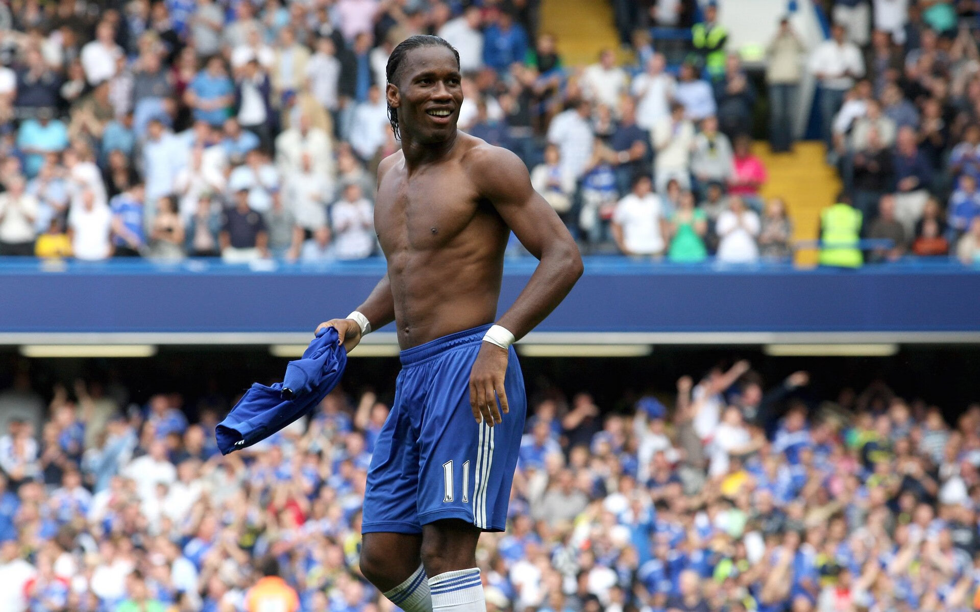 2021年季后赛：库里连续投出关键三分，带领勇士逆风翻盘，库里季后赛得分